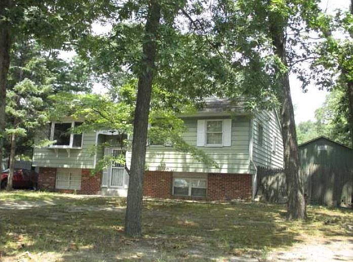 2nd image of 83 E 10th Ave