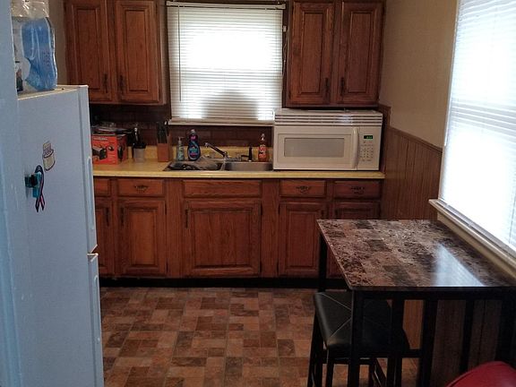 2nd image of 1214 Vanderveer Ave