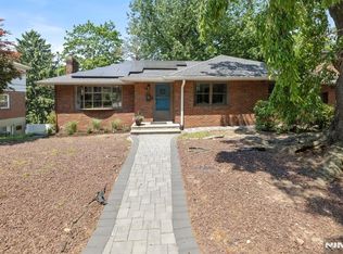 48 Palmer Pl, Leonia, NJ 07605
