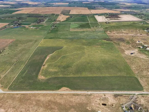 SE 33 W, Rural Foothills County, AB T1S 6C5