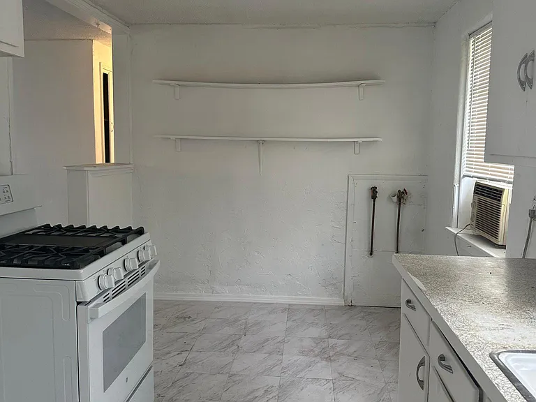 1521 Mallard Dr — Photo 1