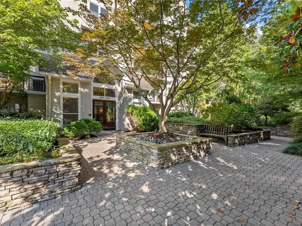 1406 River Green Dr NW, Atlanta, GA 30327