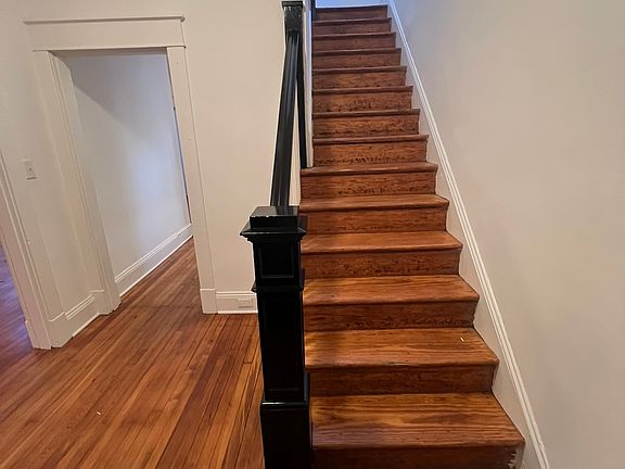 3rd image of 1108 Highland View Ave