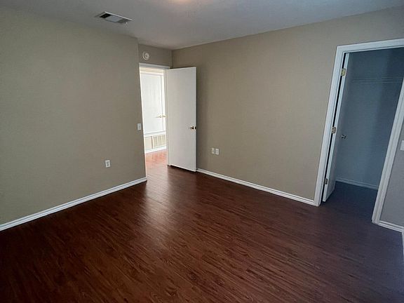 3rd image of 7448 Aspen Brook Dr