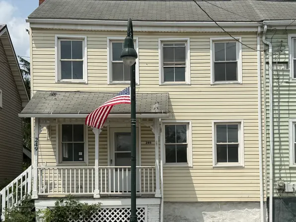 249 Broad St, Hollidaysburg, PA 16648