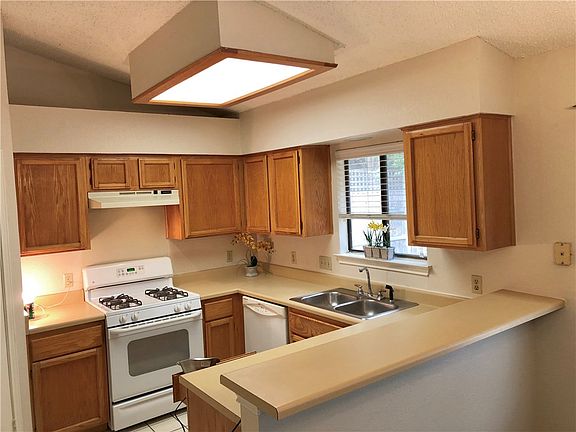 2nd image of 1321 Piney Creek Ln