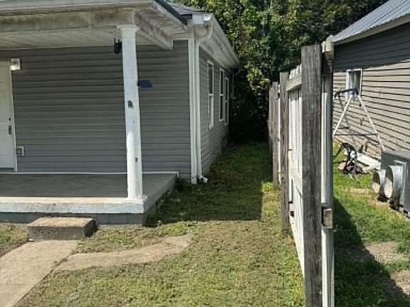 3rd image of 383 Railroad Ave