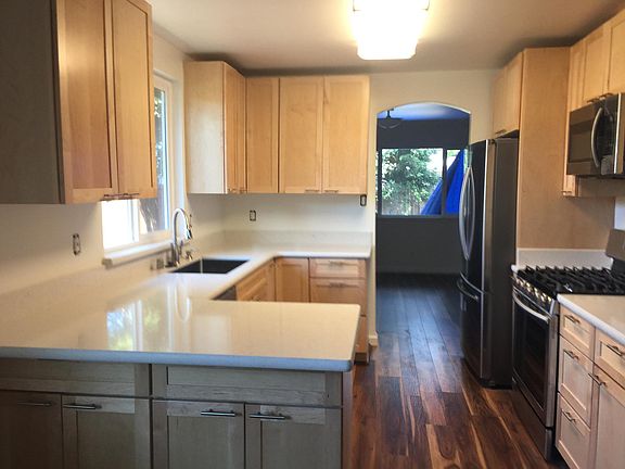 5th image of 257 Orchard Ave #257