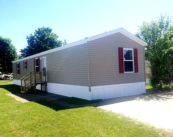 1st image of 152 Tewksbury Dr SW