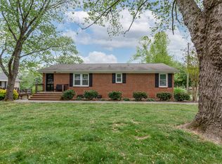 1910 Scenic Dr, Maryville, TN 37803