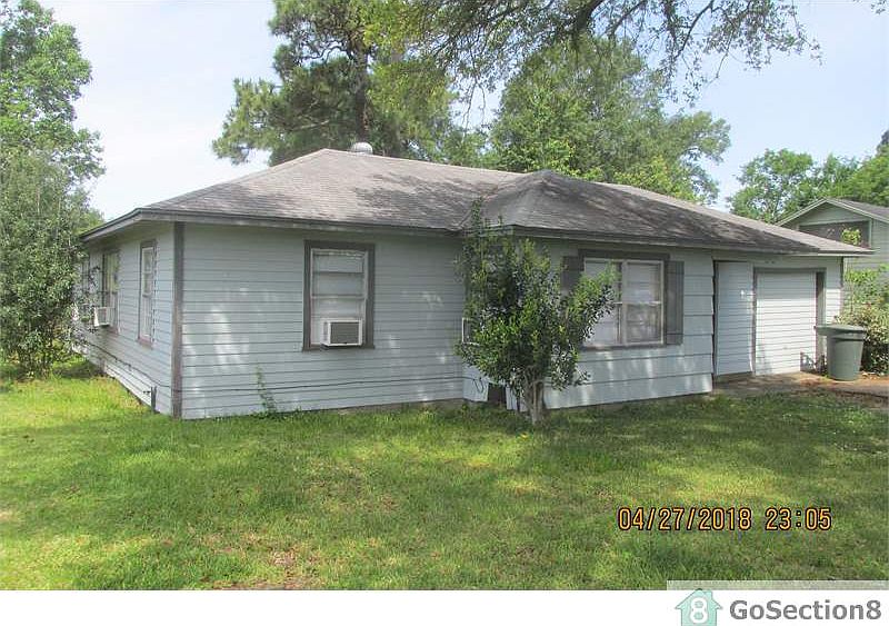 1st image of 3635 W Lynwood Dr