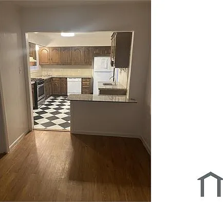 12110 Hoblitzelle Dr — Photo 2