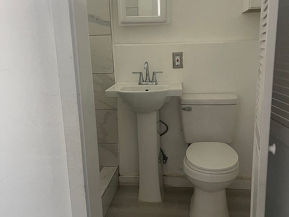 3rd image of 3714 Croton Ave