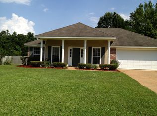 615 Southern Oaks Dr, Florence, MS 39073