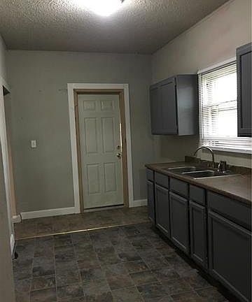 3rd image of 818 Wheeling Ave