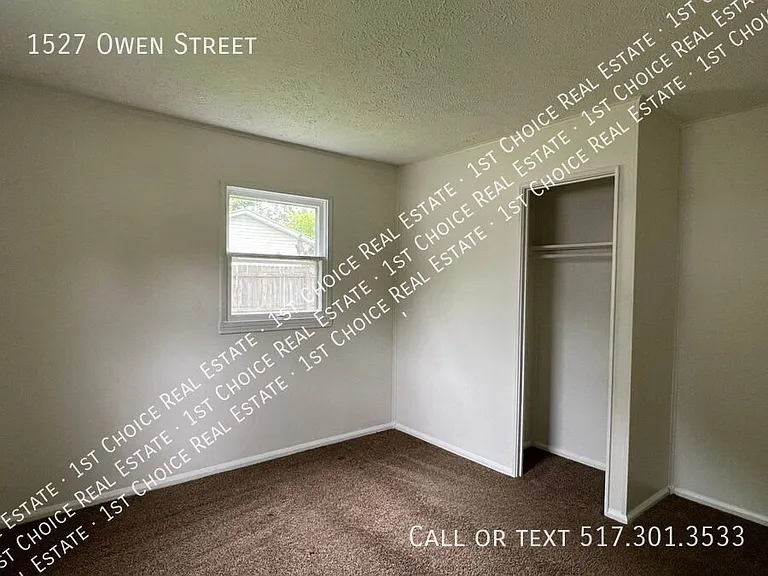1527 Owen St — Photo 7