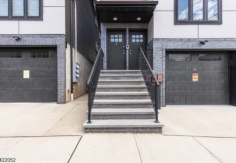 19 Shaw Ave #1 — Photo 2