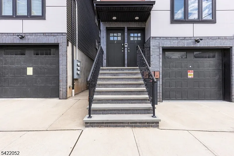 Building Photo - 19 Shaw Ave #1