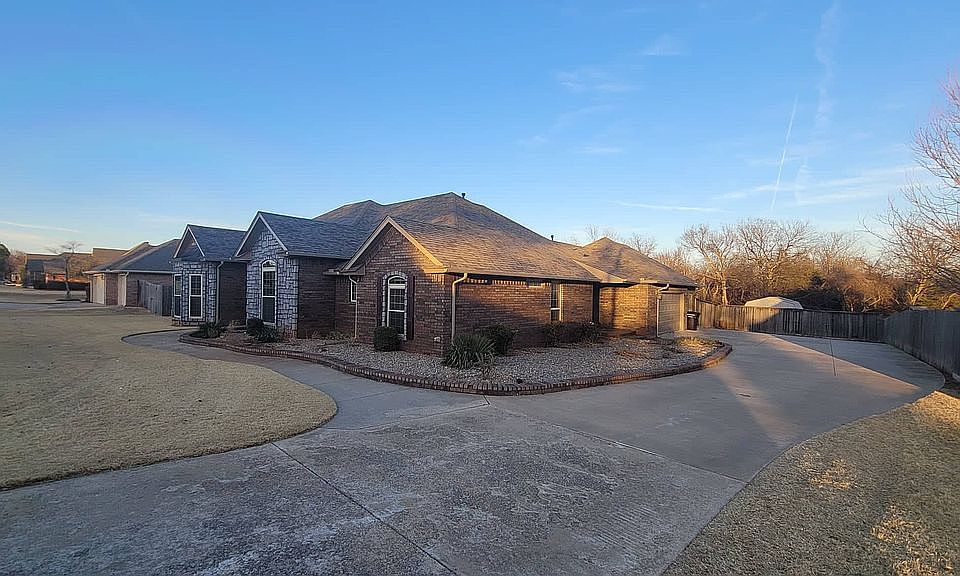 204 S Wyndemere Lakes Dr, Moore, OK 73160 Zillow