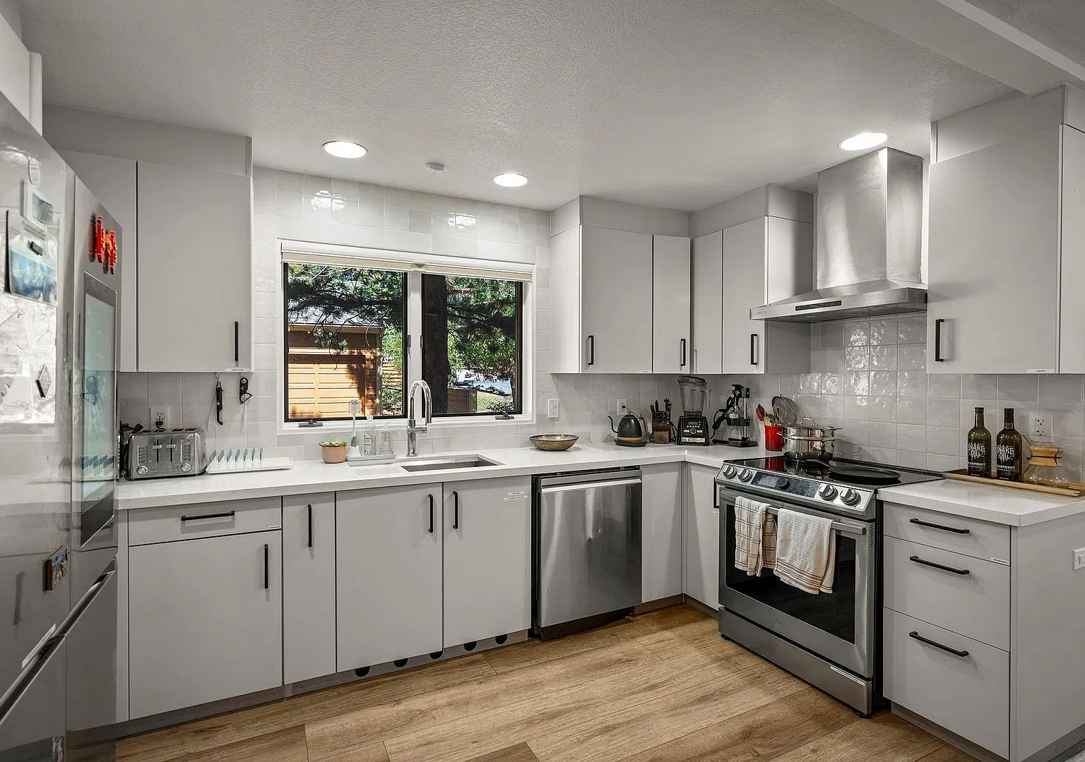 Rare Fully Remodeled 3-Bedroom McCloud Condo — Photo 1