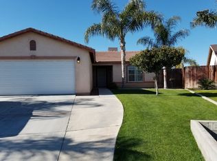 1600 Clipper Hills Dr, Bakersfield, CA 93307