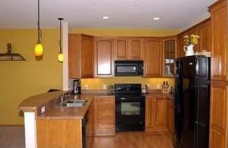3rd image of 11775 Emery Village Dr N
