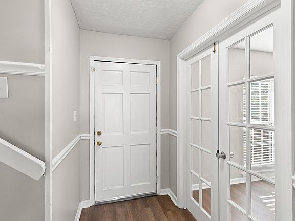 3rd image of 3503 Greenwood Drive