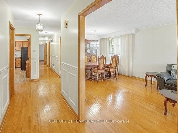 4th image of 4131 Woodington Dr