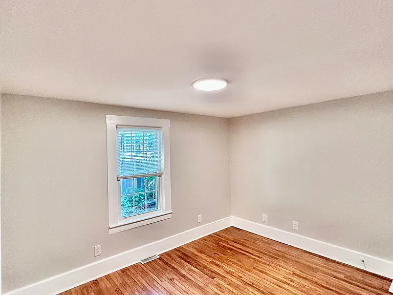 10 Franklin St #1 — Photo 6