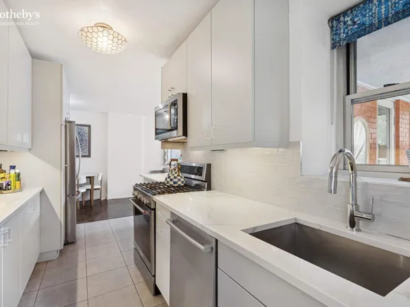 568 Grand Street image 7 of 10