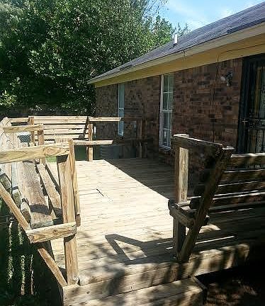 3rd image of 3600 Heathcliff Dr