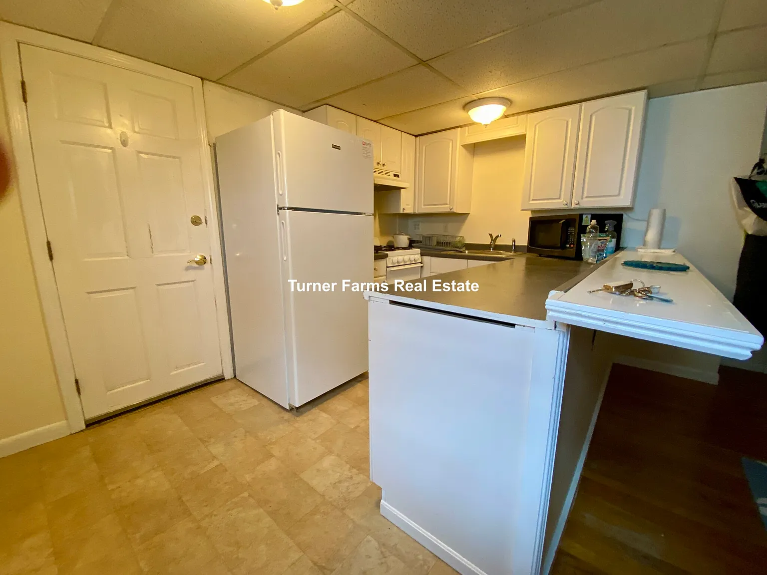2 bed, 9999 sqft, $2,200 — Photo 3