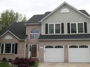 423 Hawk Ridge Ln, Sykesville, MD 21784