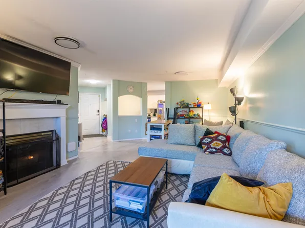 2750 Fairlane St #114, Abbotsford, BC V2S 7K9