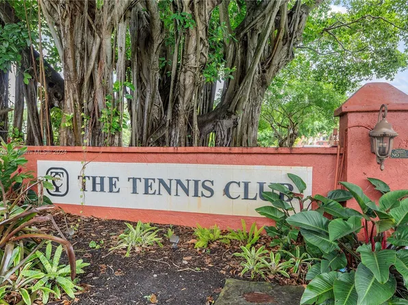 620 Tennis Club Dr APT 111, Fort Lauderdale, FL 33311