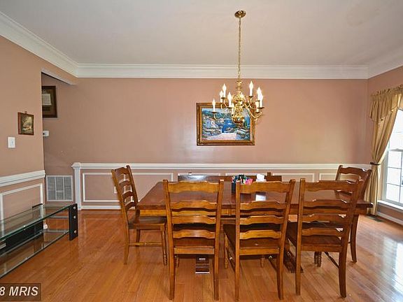 3rd image of 9641 Looking Glass Ct