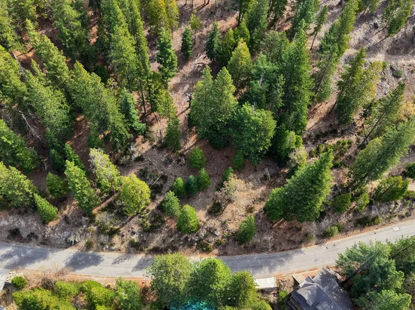 7486 Henness Cir, Yosemite National Park, CA 95389