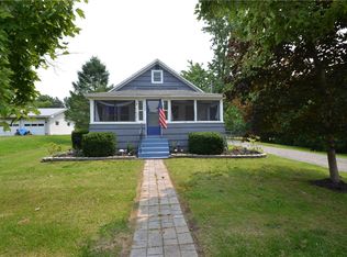17 Bennett Ave, Manchester, NY 14504