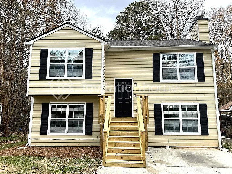 81 Hampton Oaks Dr — Photo 1