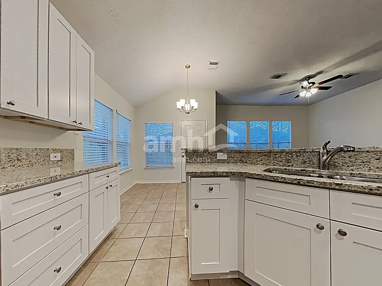 30114 Saw Oaks Dr — Photo 4