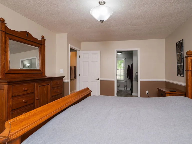 135 Riders Dr — Photo 31