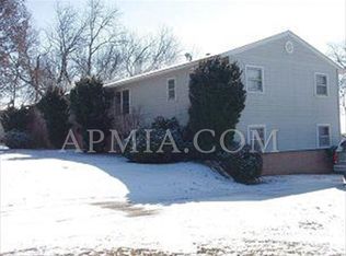 50 W Broadway St APT 2, Central City, IA 52214