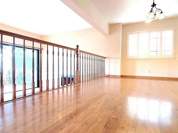 5th image of 1137 Fairview Ave Unit C