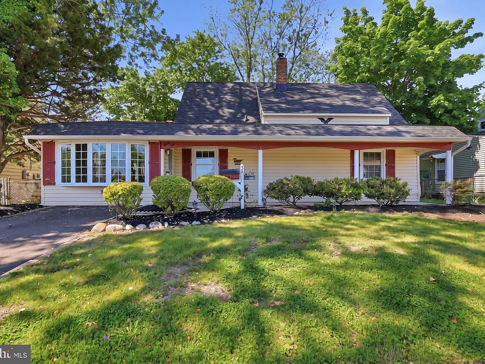 1st image of 35 Robin Hill Ln