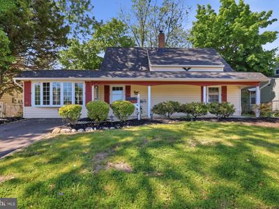 35 Robin Hill Ln, Levittown, PA, 19055