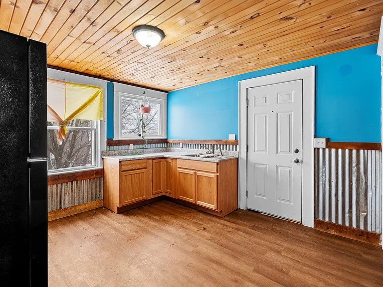 1055 Madison Ave SE — Photo 11