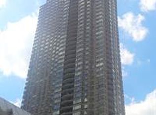 124 W 60th St #RES, New York, NY 10023