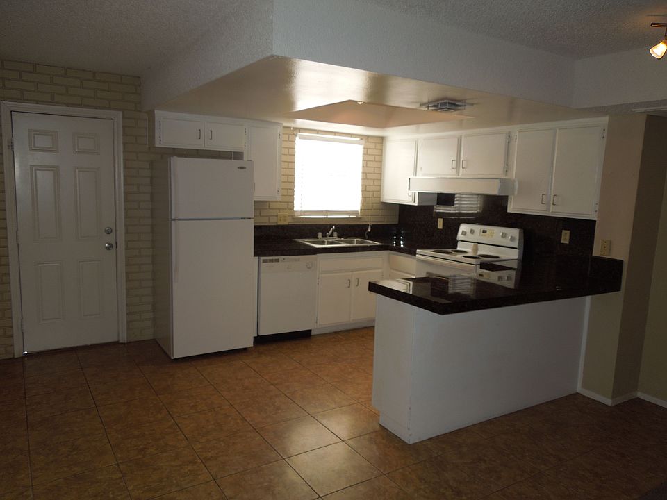 Kitchen view from livingroom area