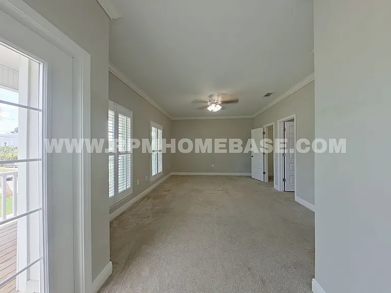 1705 E Gadsden St — Photo 14