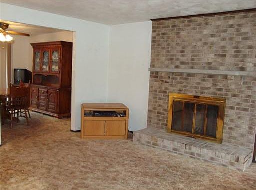 4th image of 230 Iola Ave